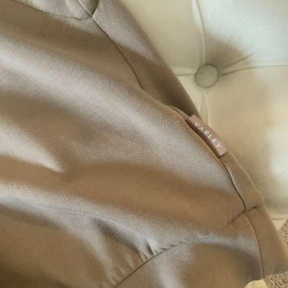 Varley Doublesoft Khaki women’s top - Picture 4 of 5